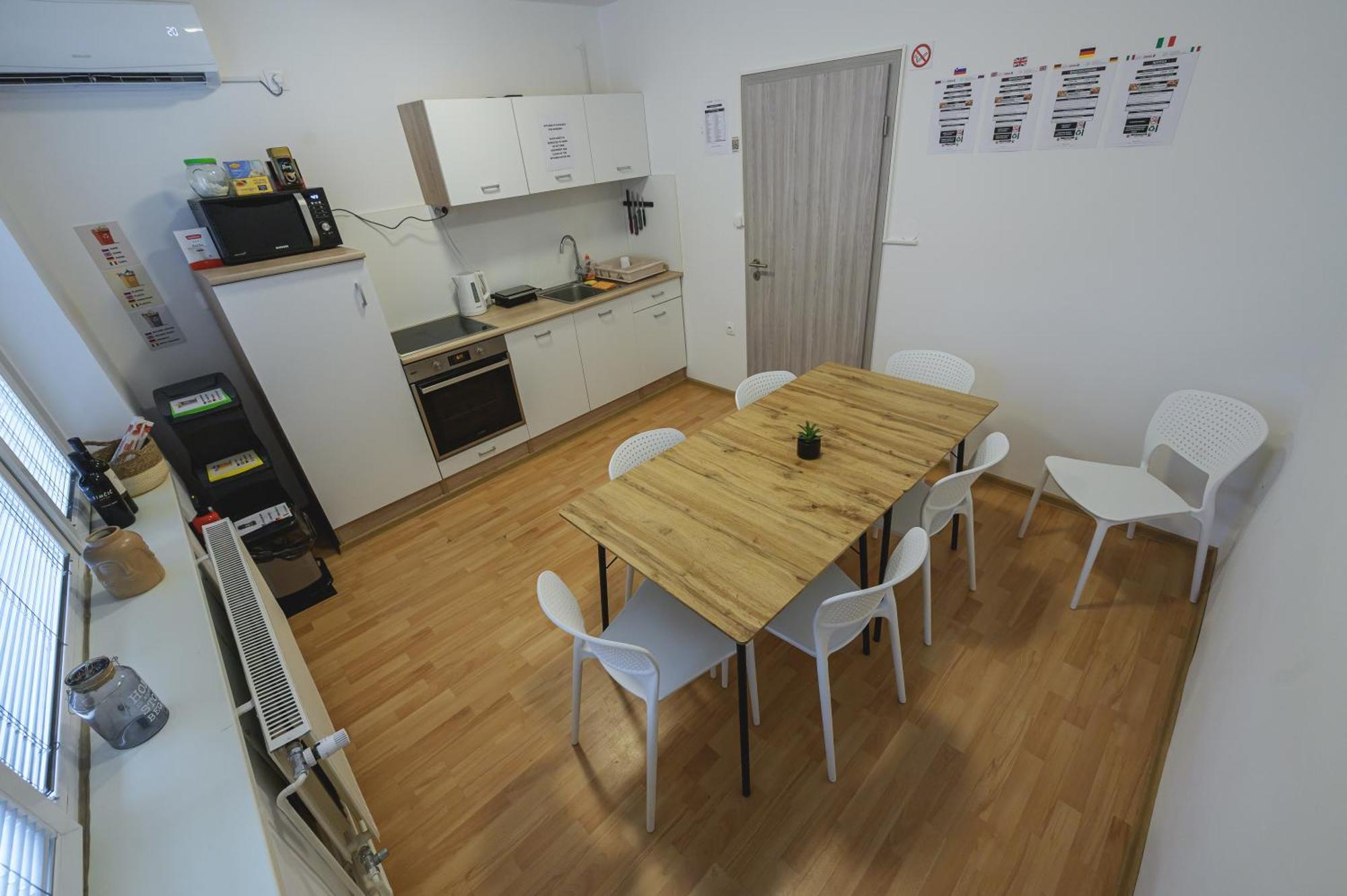 Do Avta Rooms Любляна Екстериор снимка